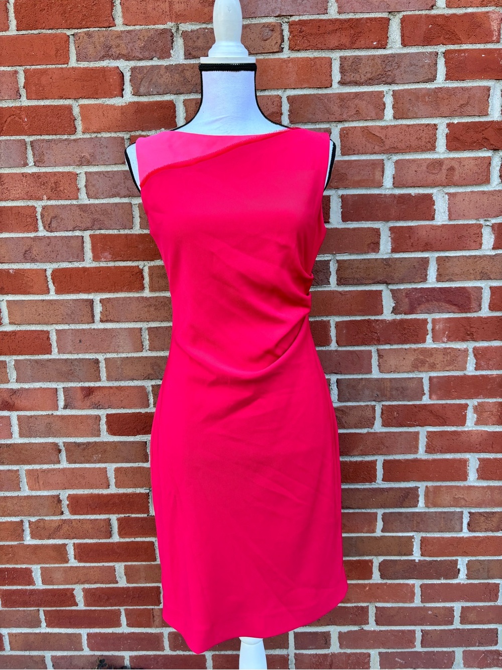 T Tahari Sleeveless Hot Pink & Red Sheath Dress Ruched Waist Detailing Womens 6